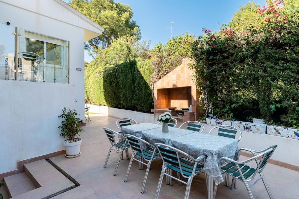 Entire Large Villa Next To Award-Winning Beach Campoamor Luaran gambar